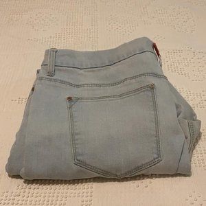 Chico's So Slimming Ankle - Lt Wash Denim - Size 1